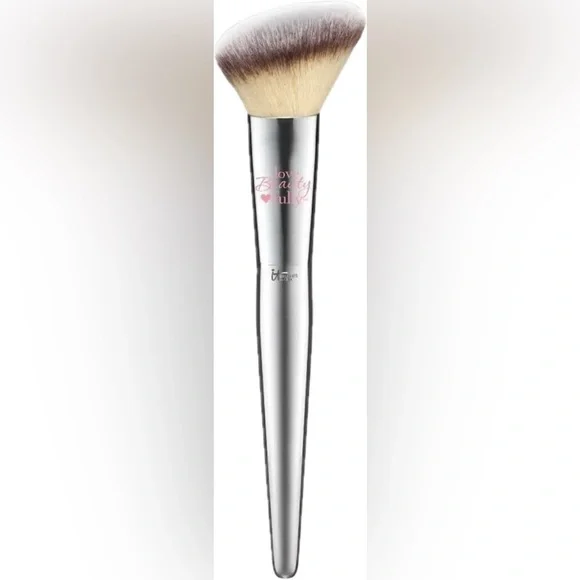 Buy now ready - It Cosmetics Blush Brush nwt - Picture 1 of 1